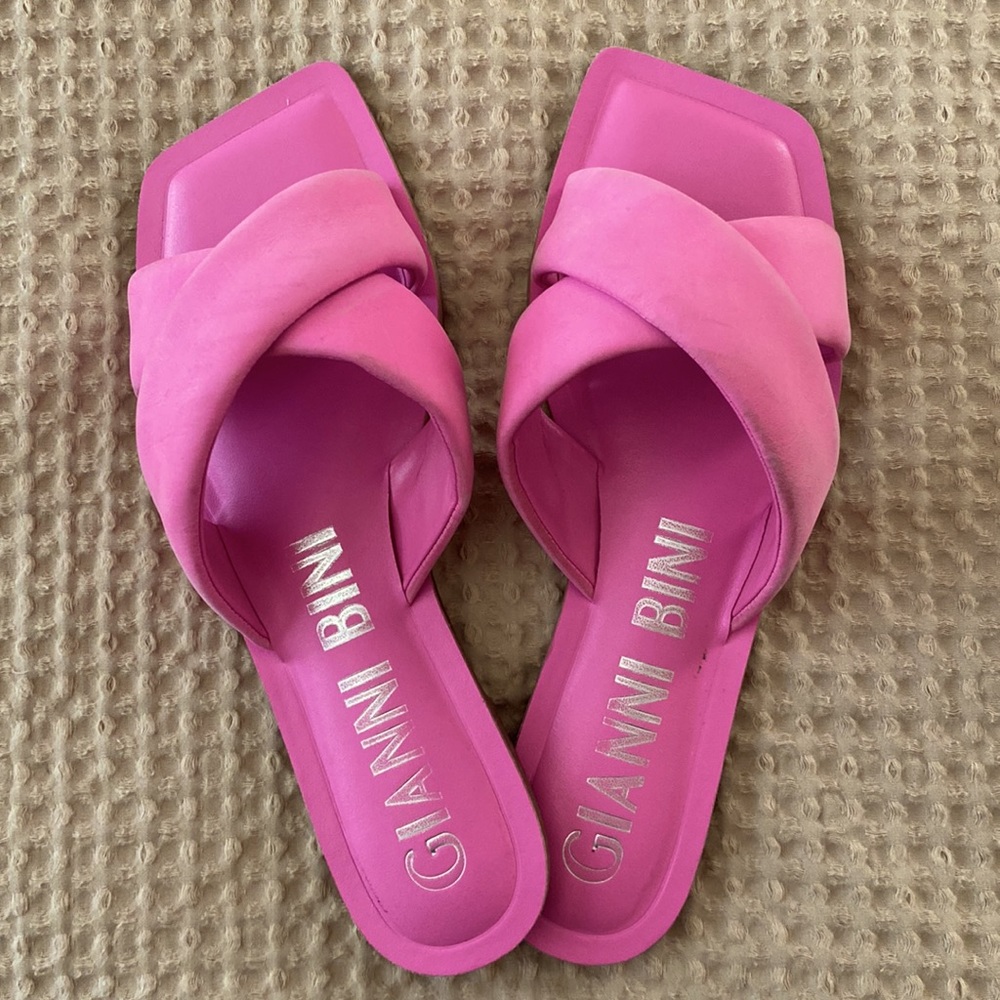 Women’s Gianni Bini Flat Sandals Size 8